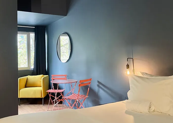 Avenue Hostel & Suites